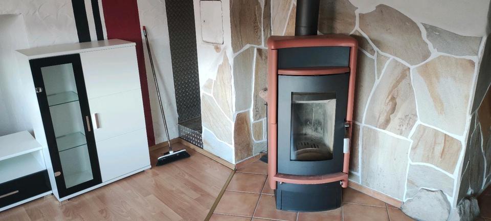 Aspach, helle offene ca 55 qm große 2-3 Zimmer DG Wohnug zimmer