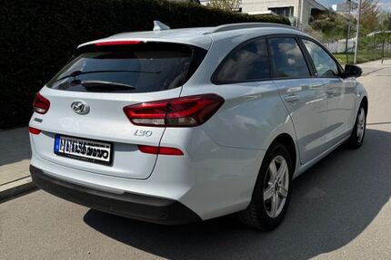 Hyundai i30 121.000 km 10.999 &euro; München 80999