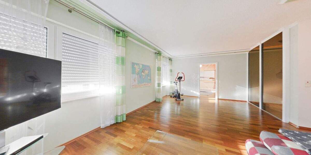 Etagenwohnung Remseck Neckarrems - 7 Zimmer, 226 m&sup2;, 799.000&euro; | Angebot:24847873