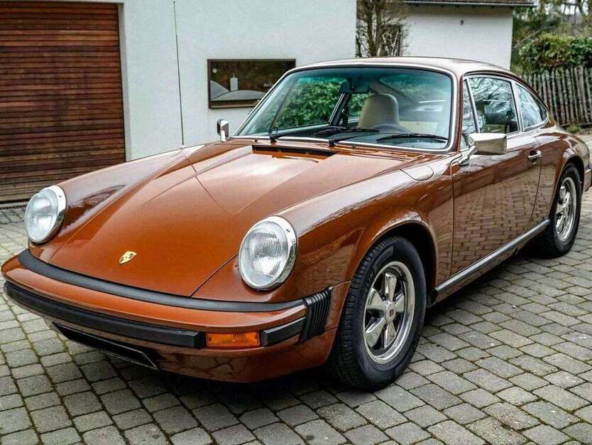 911