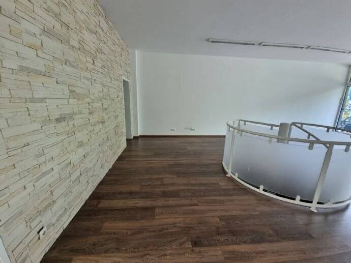 Ladenlokal - eingelaufener Standort - jetzt mieten! Direkt an der B96 zimmer