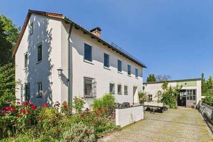 Haus zum Kaufen in München 1.249.000 € 250 m² 11 zimmer