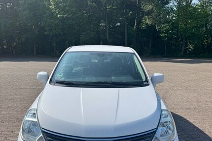 Nissan Tiida 90.000 km 4.200 &euro; Cuxhaven 27472