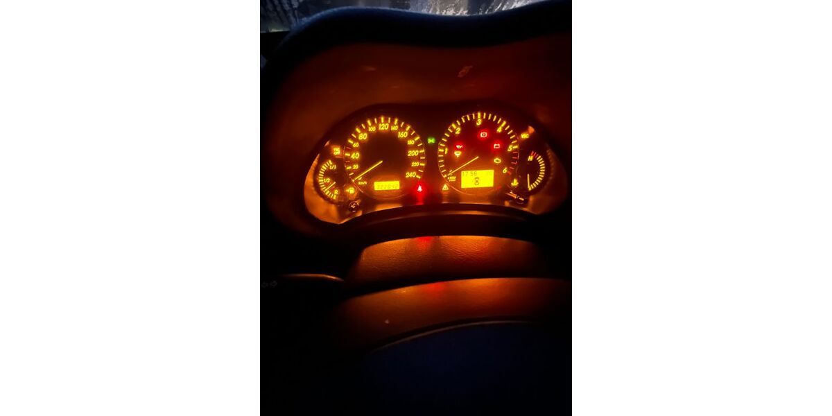 Toyota Avensis 300.000 km 1.500 &euro; Castrop rauxel 44575