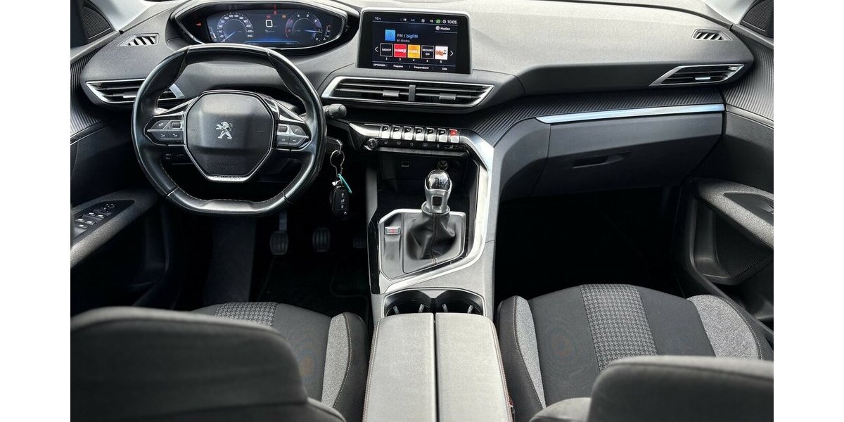 Peugeot 3008 1.5 Active KAMERA/SITZHEIZUG/ISO/NAVI/LED 99.900 km 12.900 &euro; Villingen-Schwenningen 78054