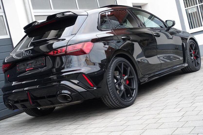 Audi RS3 6.950 km 68.850 € Langquaid 84085