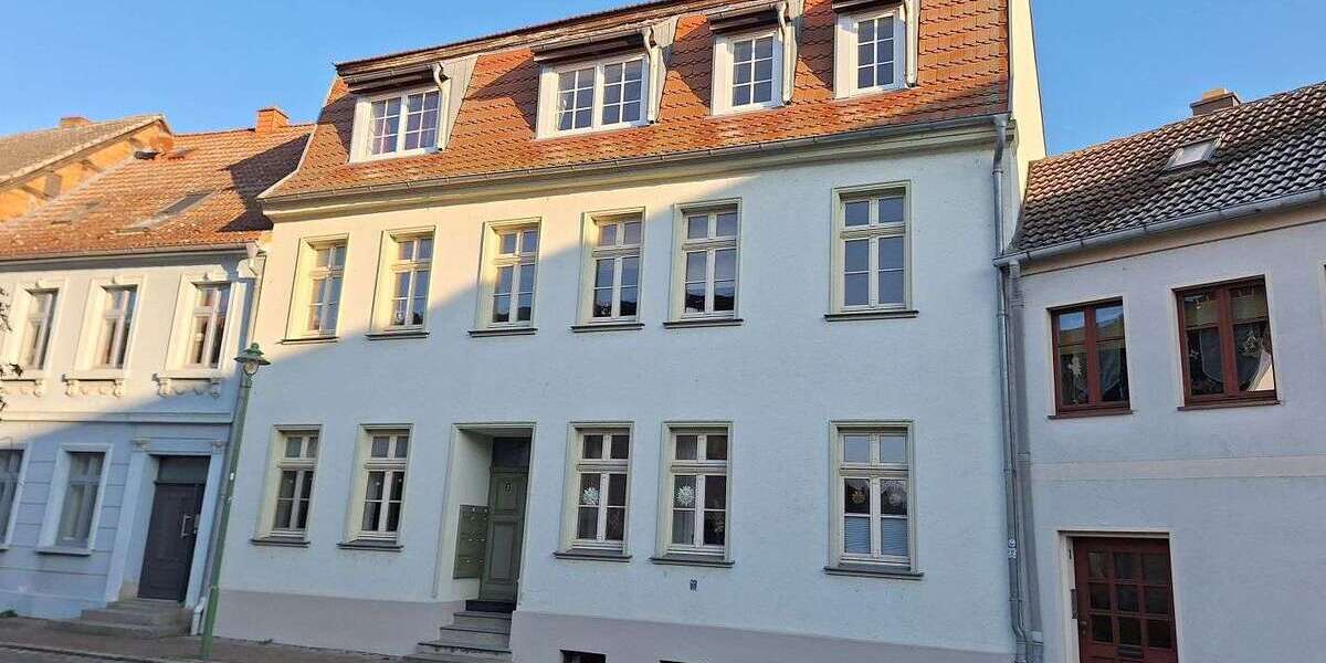Einfamilienhaus Altentreptow - 13 Zimmer, 348 m&sup2;, 350.000&euro; | Angebot:24863324