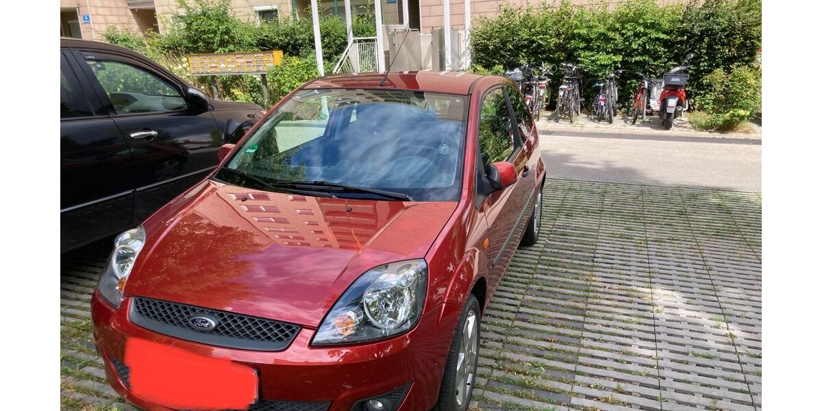 Ford Fiesta 92.500 km 2.600 &euro; Regensburg 93057