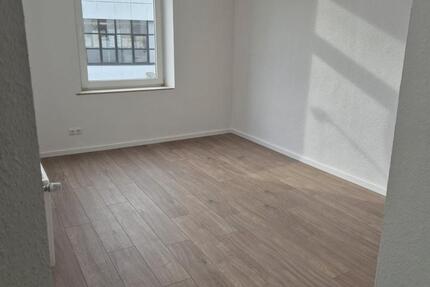 Wohnung Solingen Mitte - 5 Zimmer, 116 m&sup2;, 1.100&euro; | Angebot:26648947
