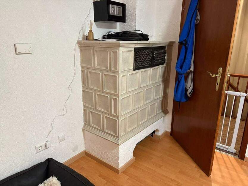 .::älteres Haus mit schönem Garten in guter Lage::. 4 zimmer