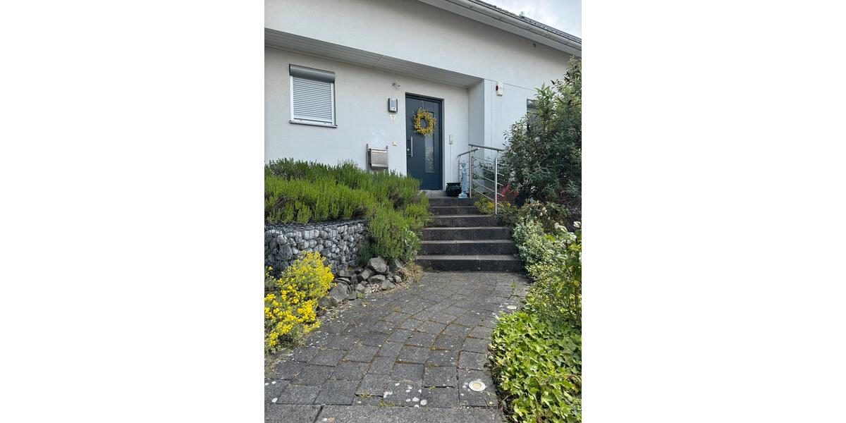 Einfamilienhaus Ramstein-Miesenbach Hütschenhausen - 3 Zimmer, 200 m&sup2;, 2.200&euro; | Angebot:26642623