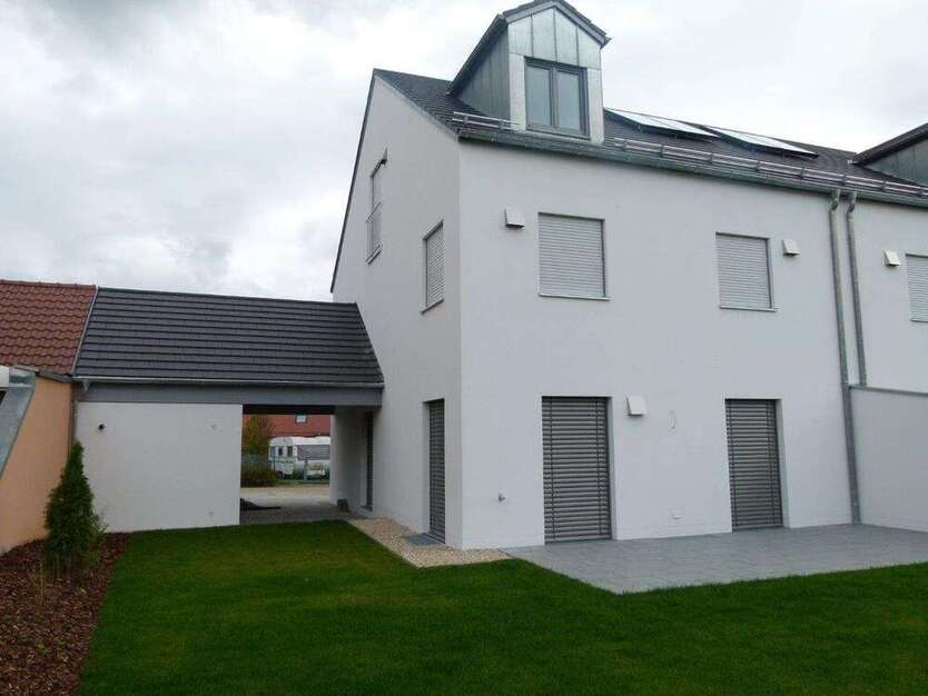 Haus zum Mieten in Lenting 1.900 € 190 m²