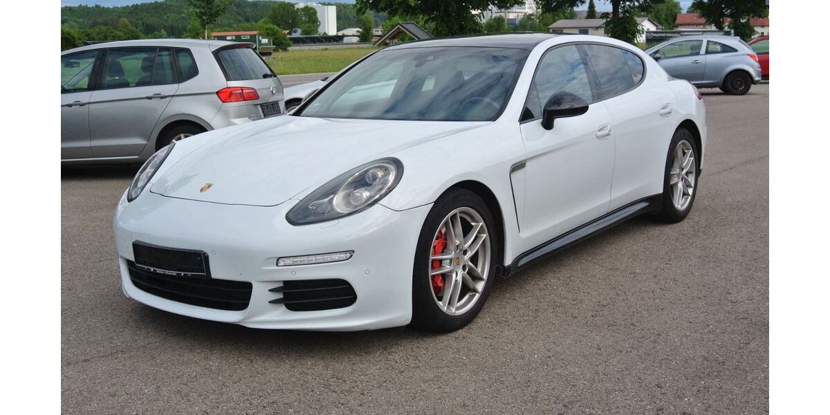Porsche Panamera 156.000 km 25.900 &euro; Biessenhofen 87640