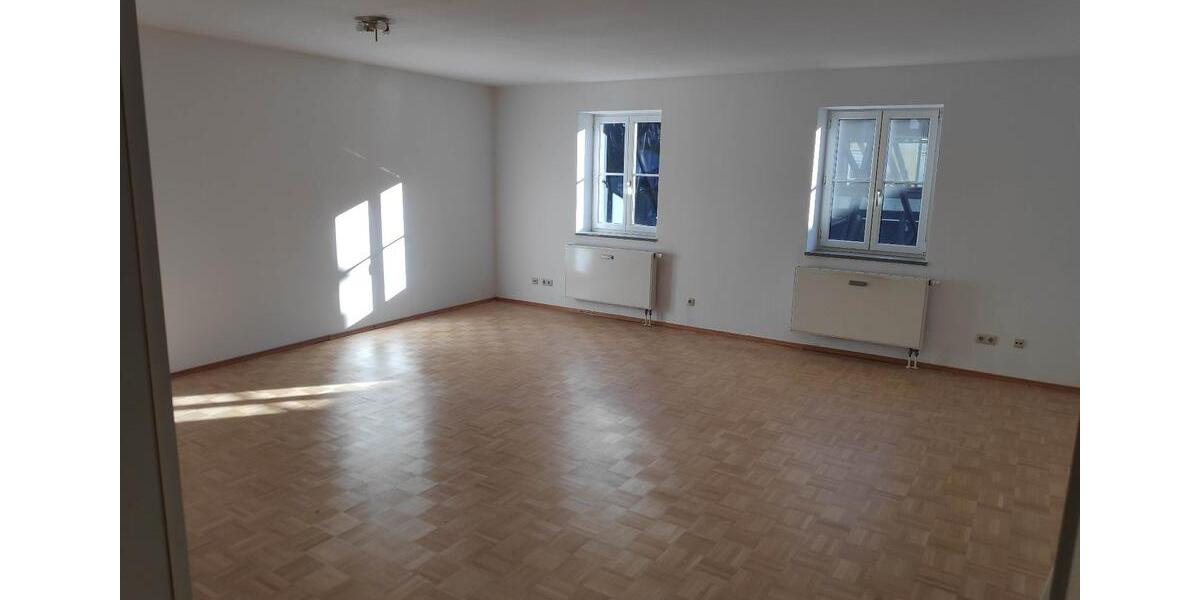 Etagenwohnung Erding - 2 Zimmer, 93 m&sup2;, 1.199&euro; | Angebot:25917517