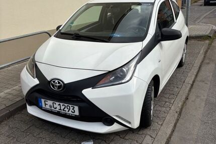 Toyota Aygo (X) 99.980 km 5.549 &euro; Frankfurt 60486
