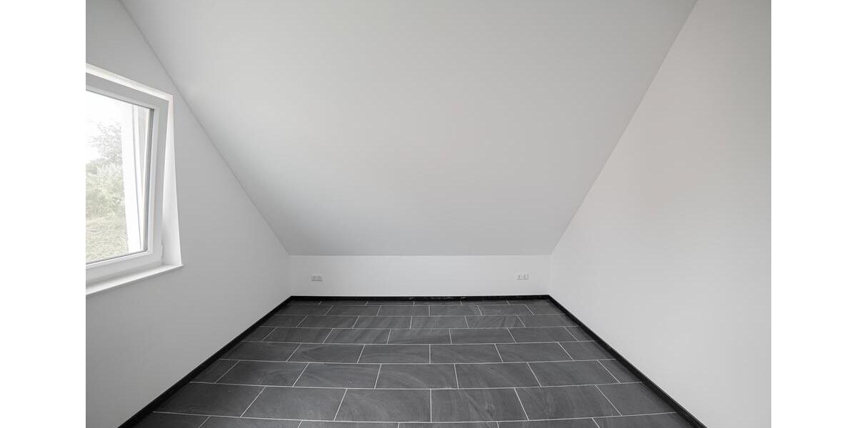 Dachgeschoßwohnung Hemmoor - 3 Zimmer, 96 m&sup2;, 995&euro; | Angebot:22732375