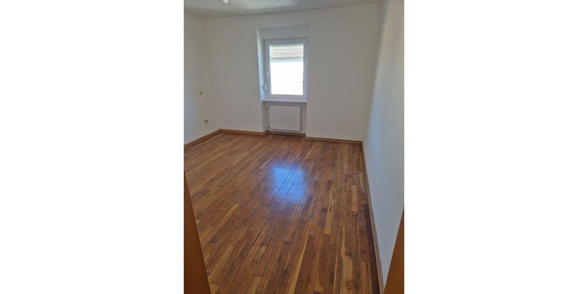 Etagenwohnung Schiffweiler - 3 Zimmer, 75 m&sup2;, 550&euro; | Angebot:26189645