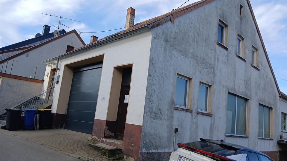 Dachgeschoßwohnung Neunkirchen Heinitz - 5 Zimmer, 150 m&sup2;, 900&euro; | Angebot:26495176