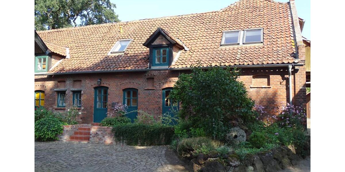 Wohnen auf denkmalgeschützem Hof - Reihenhaus zur Miete Esperke 5 zimmer