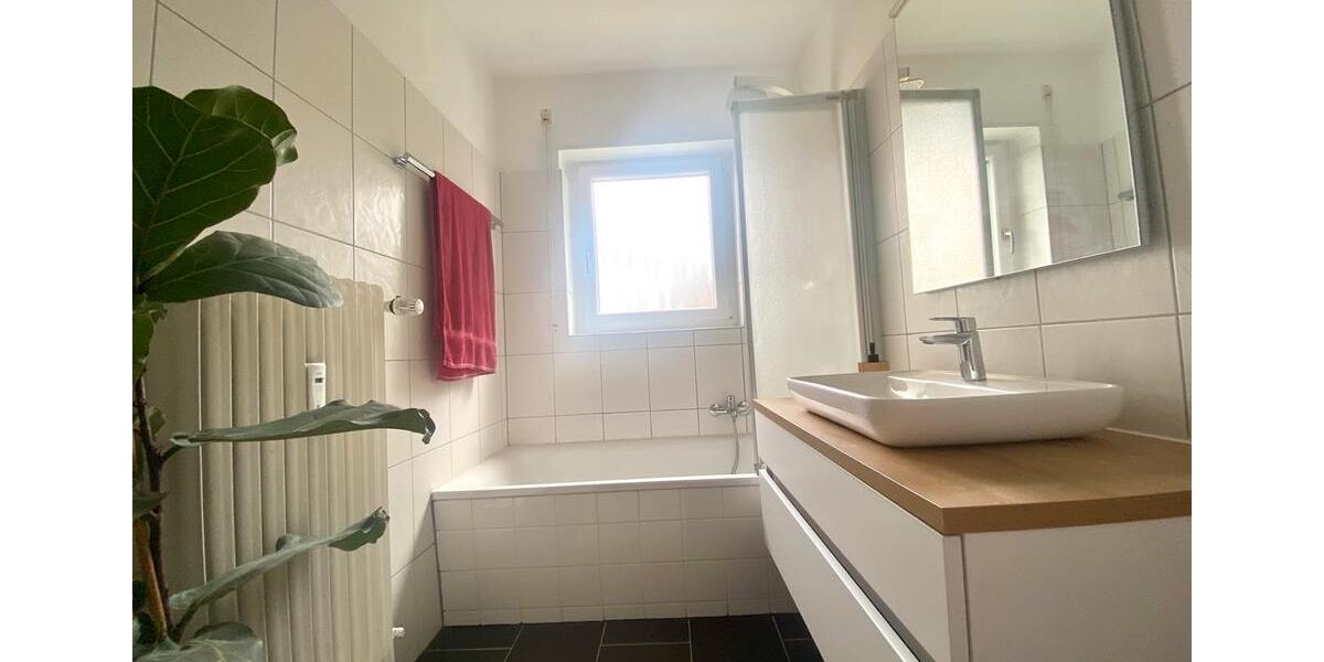 Etagenwohnung Engen - 2 Zimmer, 68 m&sup2;, 1.000&euro; | Angebot:26393631