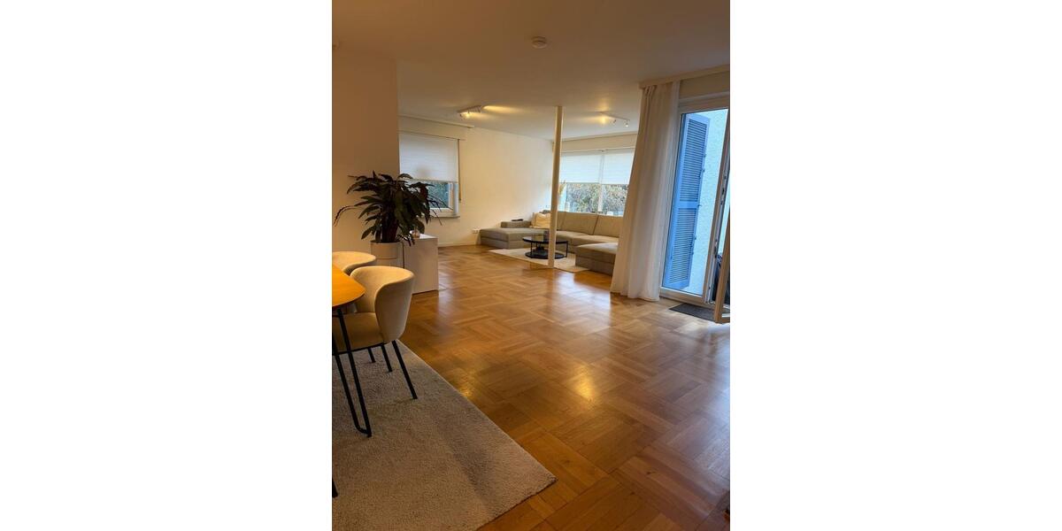 Vermietung: Einfamilienhaus mit großem Garten, zentrale Lage 5 zimmer