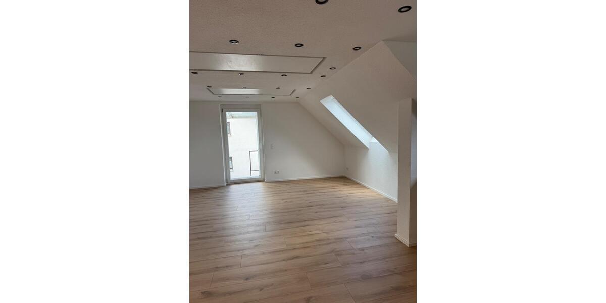 Dachgeschoßwohnung Aulendorf - 3.5 Zimmer, 91 m&sup2;, 1.100&euro; | Angebot:26033031