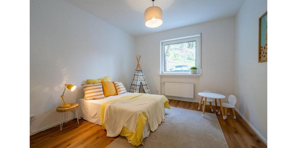 Sanierte 3,5-ZKB-Erdgeschosswohnung mit Balkon und Garten 3 zimmer