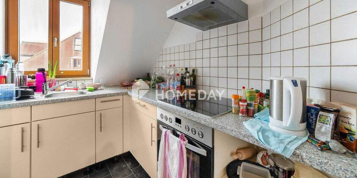 Charmante Etagenwohnung mit 3 Zimmern und zwei Tiefgaragenstellplätzen in ruhiger Lage 3 zimmer