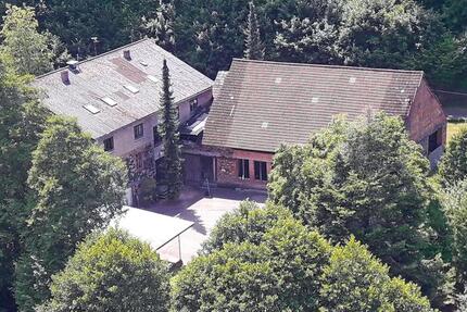 Gebäude mit industriellem Scharm und parkähnlichem Grundstück zimmer