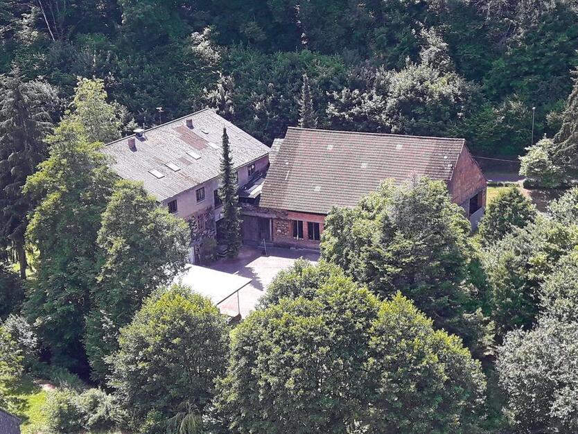 Gebäude mit industriellem Scharm und parkähnlichem Grundstück zimmer