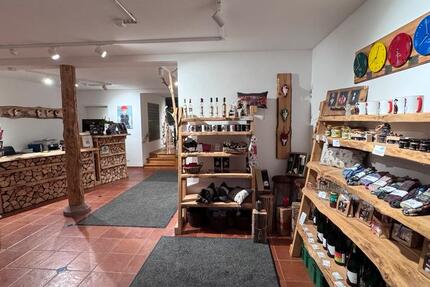 Attraktive Geschäftsräume im Herzen von Unterkirnach zimmer