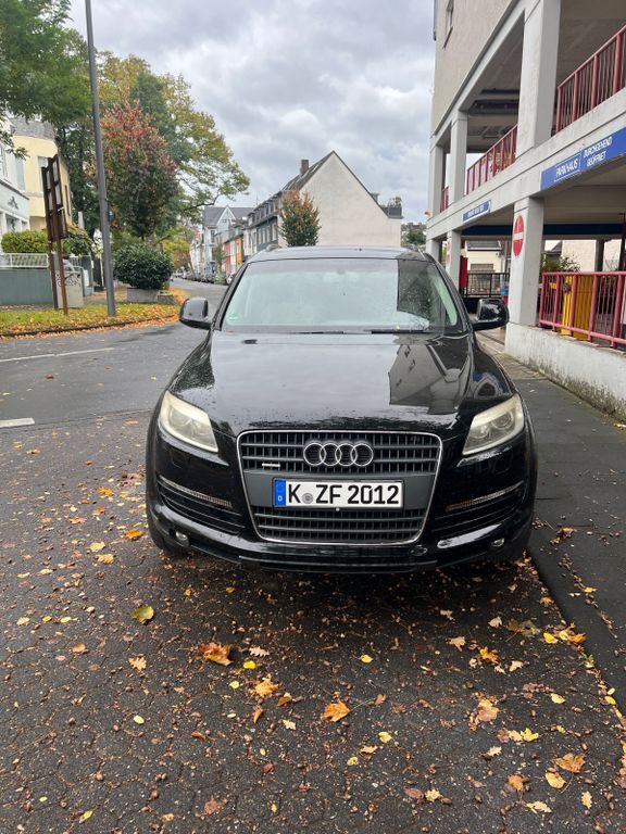 Audi Q7 248.500 km 7.800 € Köln 51069