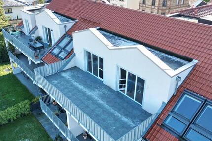 Maikammer -exklusives Wohnen - attraktive 4 Zimmerwohnung - Blick über die Weinberge und das Hambacher Schloß 4 zimmer