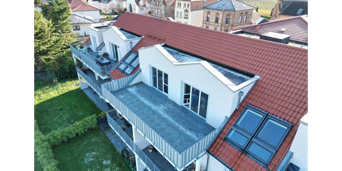 Maikammer -exklusives Wohnen - attraktive 4 Zimmerwohnung - Blick über die Weinberge und das Hambacher Schloß 4 zimmer