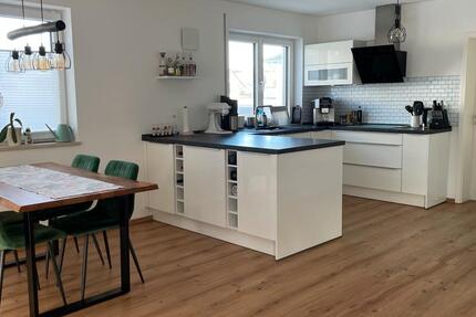 Großzügige 4,5-Zimmer-Wohnung mit Gartenanteil in Ergoldsbach 4.5 zimmer