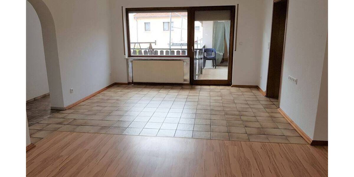 Etagenwohnung Bennhausen - 3 Zimmer, 90 m&sup2;, 600&euro; | Angebot:26919847