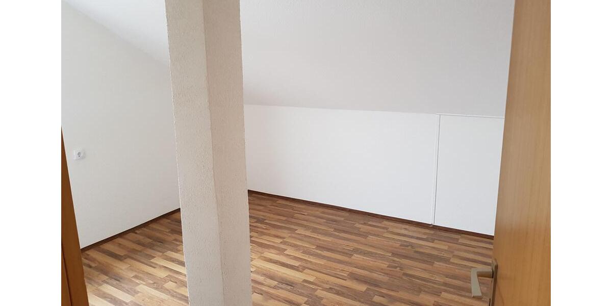 Dachgeschoßwohnung Walldürn - 3.5 Zimmer, 75 m&sup2;, 170.000&euro; | Angebot:27072498