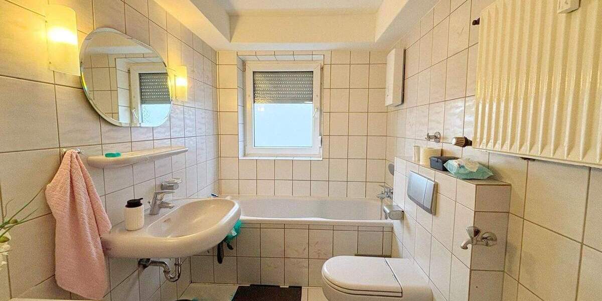 Etagenwohnung Leverkusen Rheindorf - 4 Zimmer, 101 m&sup2;, 268.000&euro; | Angebot:25409672