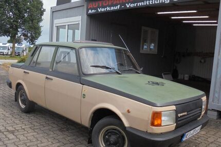 Wartburg 353 44.500 km 3.590 &euro; Lohe-Rickelshof 25746