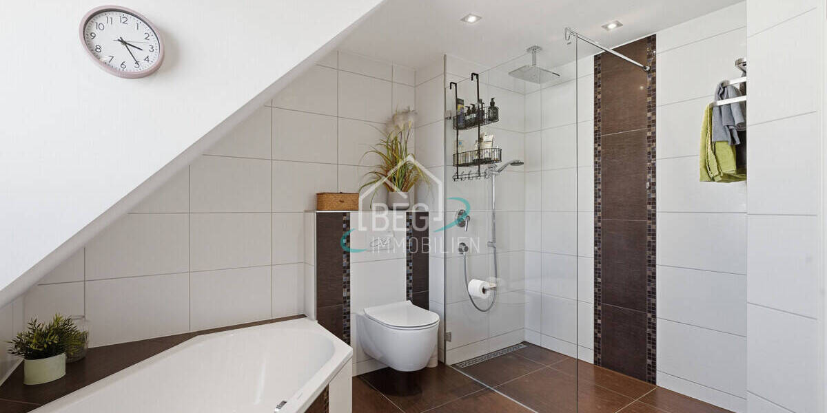 Reihenmittelhaus Waiblingen Neustadt - 4 Zimmer, 135 m&sup2;, 595.000&euro; | Angebot:26242328