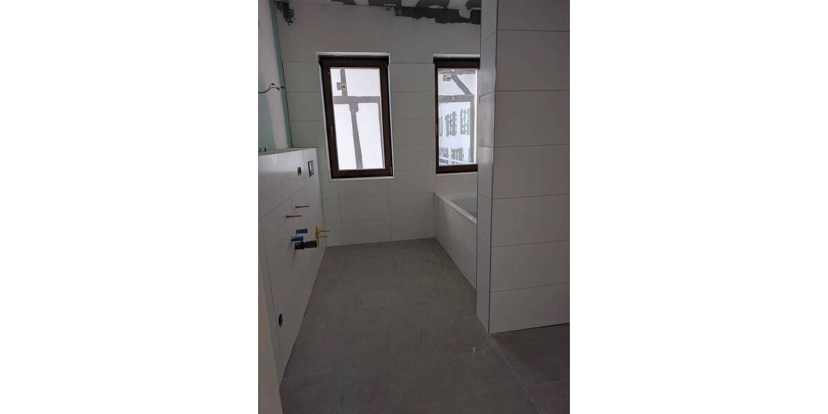 Etagenwohnung Leipzig Seehausen - 4 Zimmer, 105 m&sup2;, 1.300&euro; | Angebot:26766732