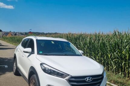 Hyundai TUCSON 121.900 km 11.700 &euro; Wendlingen a.N. 73240