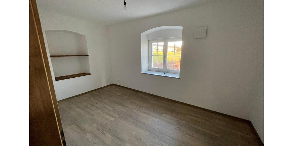 Etagenwohnung Neunburg vorm Wald - 1 Zimmer, 57 m&sup2;, 10&euro; | Angebot:25230846