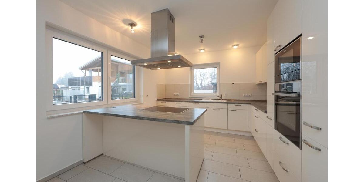 Villa Oranienburg - 4 Zimmer, 164 m&sup2;, 2.456&euro; | Angebot:25393506