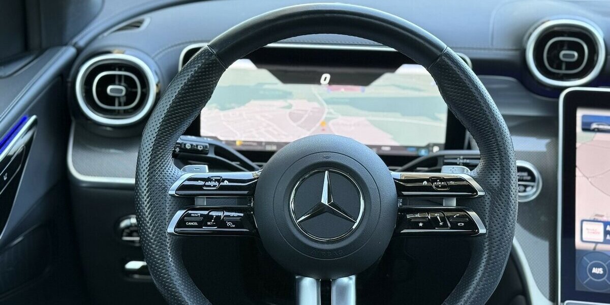 Mercedes-Benz GLC 300 d AMG/PANORAMA/4-MATIC/NAVI/MBUX/1.HAND 39.620 km 49.900 &euro; Villingen-Schwenningen 78054