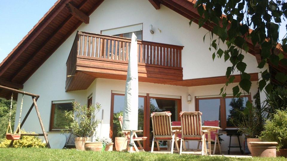 Einfamilienhaus Ehringshausen - 6 Zimmer, 200 m&sup2;, 1.600&euro; | Angebot:26299991