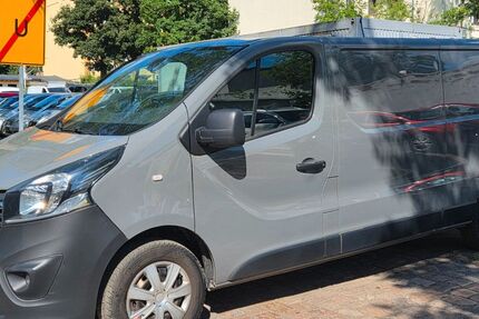 Opel Vivaro 146.700 km 9.990 &euro; Chemnitz 09120