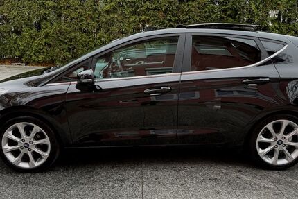 Ford Fiesta 51.000 km 14.980 &euro; München 81827