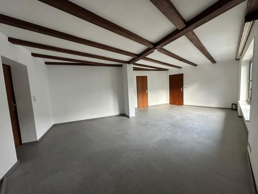 Haus zu vermieten mit Garten, Terrasse, Wintergarten, Stellplatz