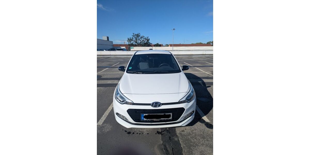Hyundai i20 93.015 km 8.700 &euro; Leverkusen 51371